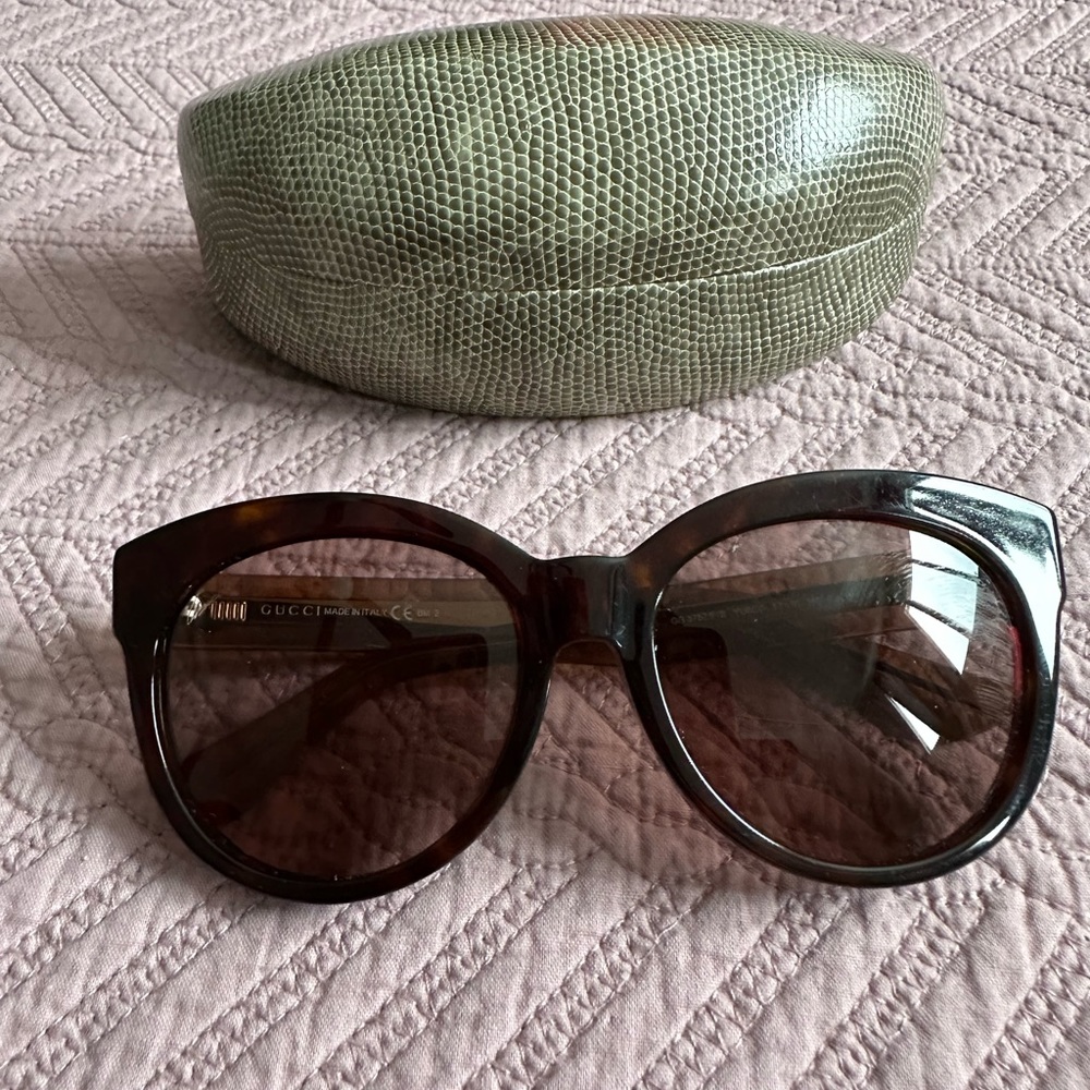 Gucci Women’s Sunglasses - Picture 2 of 9